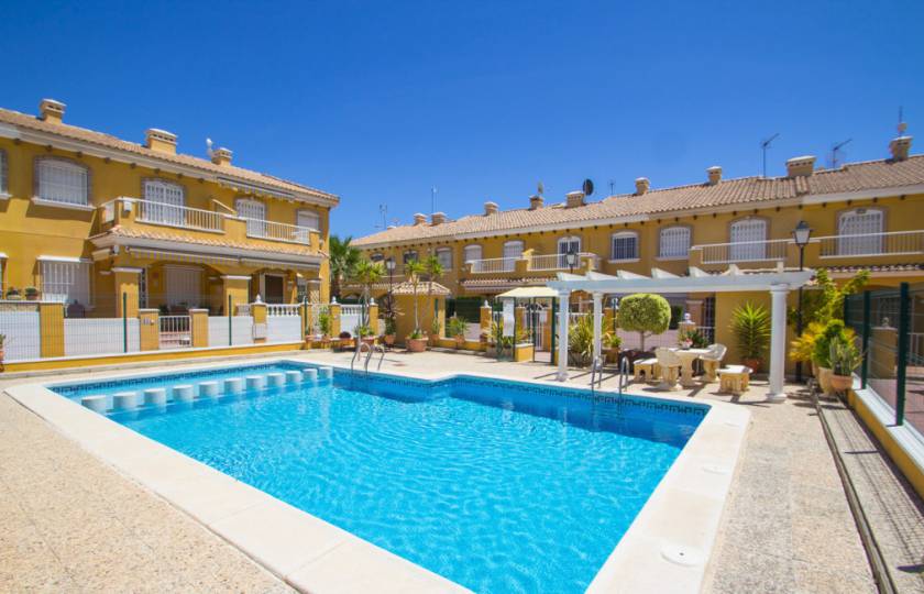Your place in the Costa Blanca sun: home or away?
