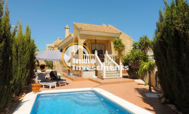 Chalet con piscina privada en venta en Playa Flamenca, España