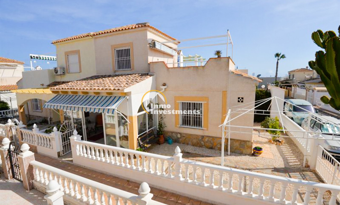 Villa till salu i Playa Flamenca, Costa Blanca, Spanien