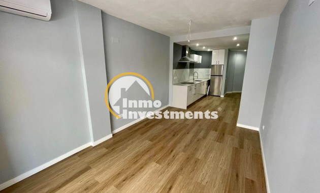 Apartamento - Reventa - Torrevieja - La Mata pueblo