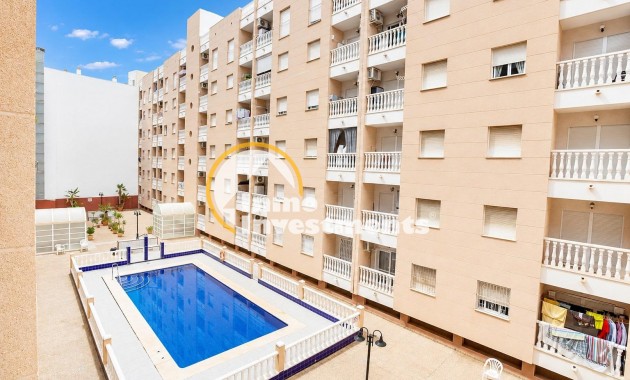 Apartment - Resale - Torrevieja - Beach