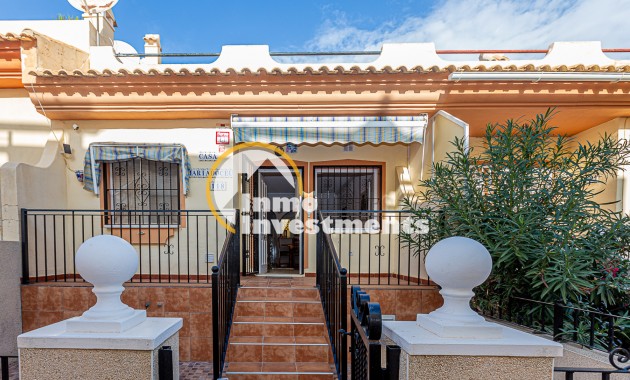 Chalet adosado - Alquiler larga temporada - Villamartin - Villamartin