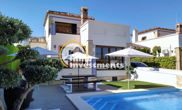 Chalet independiente - Reventa - Algorfa - La Finca