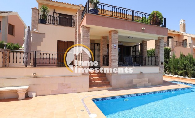 Chalet independiente - Reventa - Algorfa - La Finca