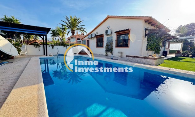 Chalet independiente - Reventa - Cabo Roig - Playa