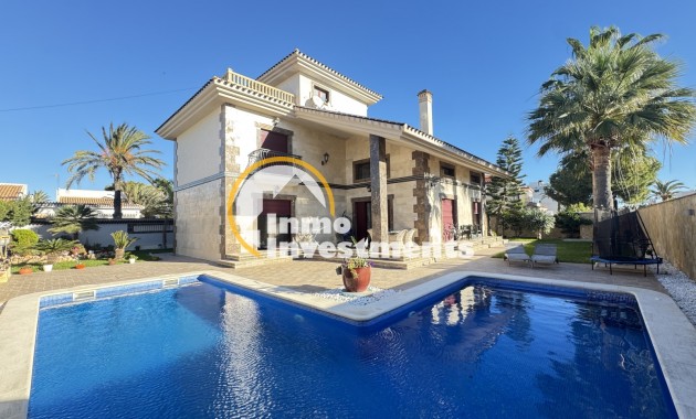 Chalet independiente - Reventa - Cabo Roig - Playa