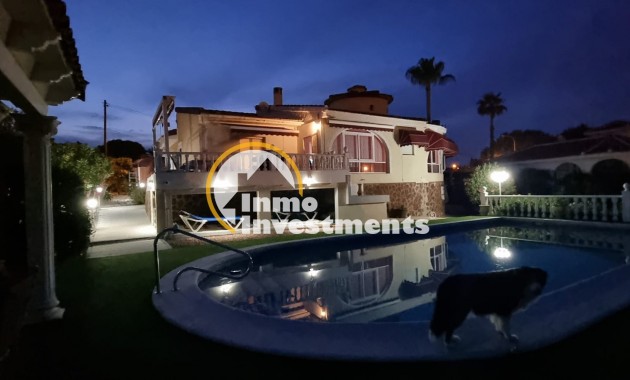 Chalet independiente - Reventa - Ciudad Quesada - 12491