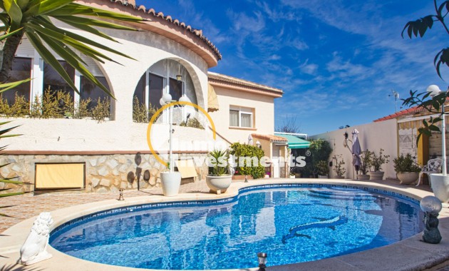 Chalet independiente - Reventa - Ciudad Quesada - 7980