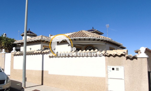 Chalet independiente - Reventa - La Zenia - 5542
