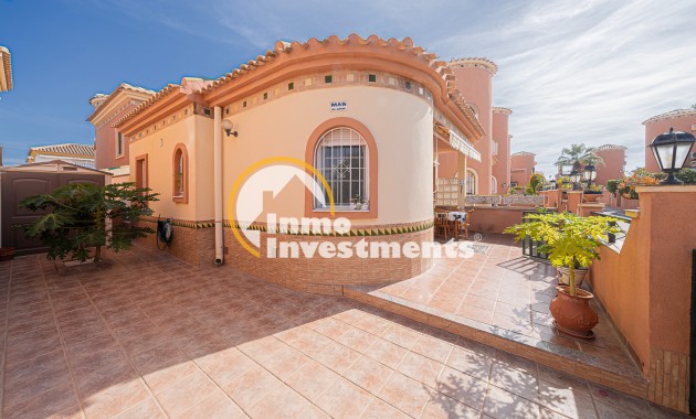 Chalet independiente - Reventa - Playa Flamenca - 11330