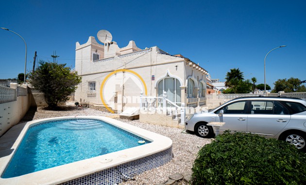 Chalet independiente - Reventa - San Miguel de Salinas - 9835