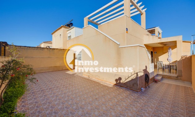 Chalet independiente - Reventa - Torrevieja - Pueblo - Centro