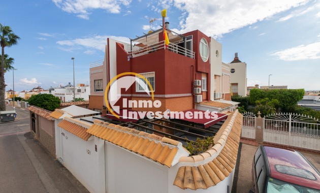 Chalet pareado - Reventa - Los Altos - 12949