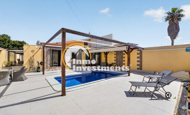 Villa - Detached - Resale - Torrevieja - Aguas Nuevas