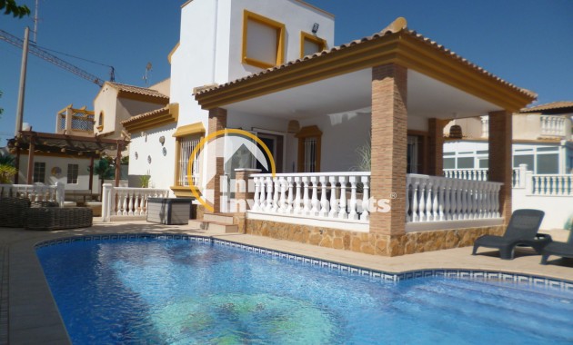 Villa - Gebrauchtimmobilien - Pilar de la Horadada - 11013