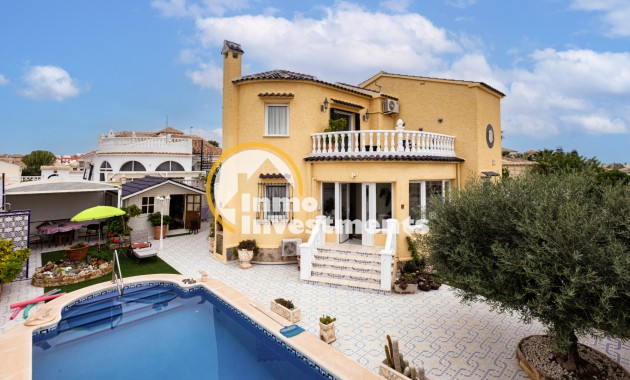 Villa - Gebrauchtimmobilien - Villamartin - 9913