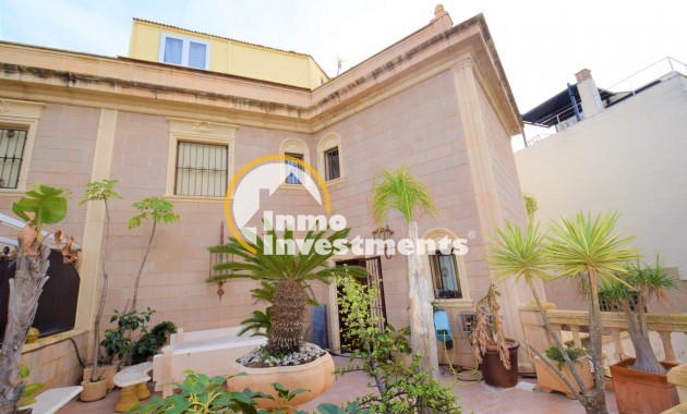 Villa - Resale - Guardamar del Segura - Urbanizaciones