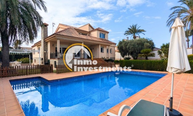 Villa - Resale - Mil Palmeras - Beach