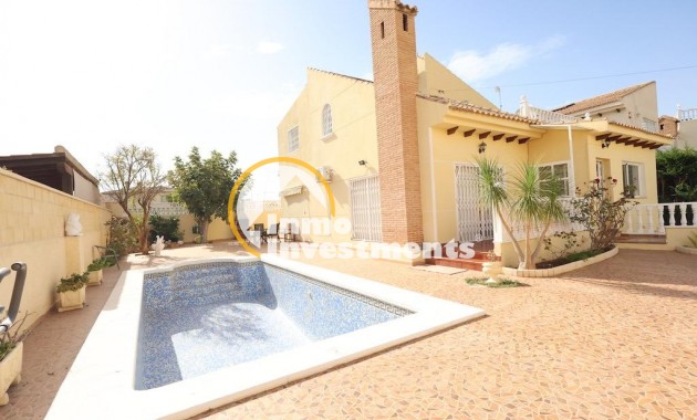 Villa - Resale - Playa Flamenca - 11471