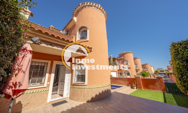 Villa - Resale - Playa Flamenca - Sportcentre