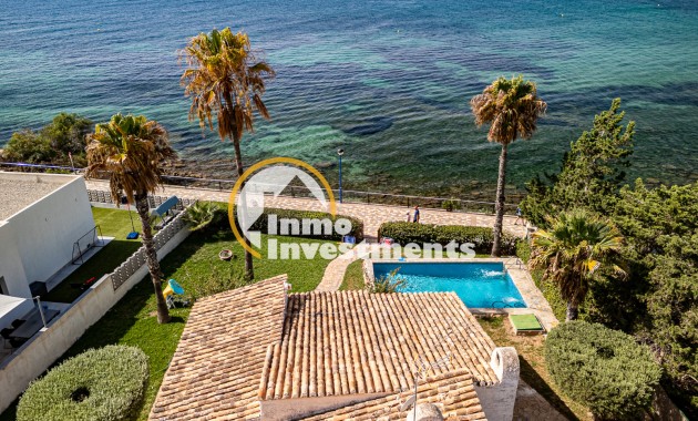 Villa - Resale - Punta Prima - Beachside