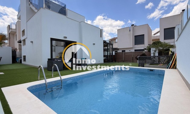 Villa - Resale - Torrevieja - Aguas Nuevas