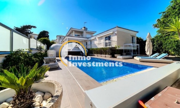 Villa - Resale - Torrevieja - Torre la mata