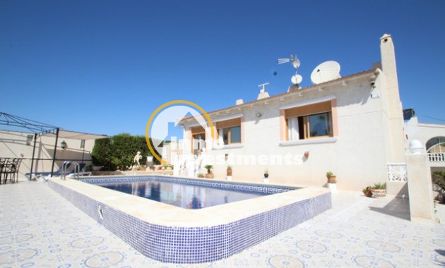 Villa - Resale - Villamartin - 5150