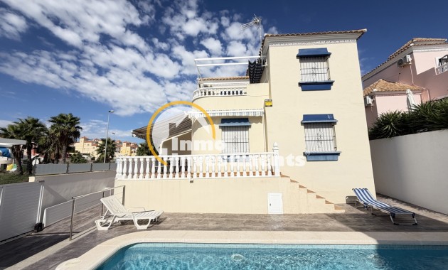 Villa - Resale - Villamartin - Bosque de las Lomas 