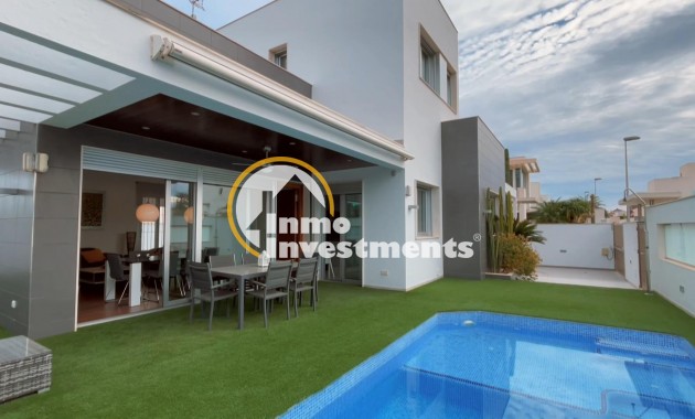 Villa - Till salu - Mil Palmeras - 10600