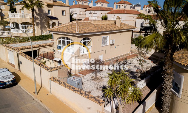 Villa - Till salu - Villamartin - 8328