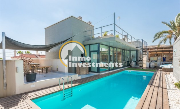 Villa - Till salu - Villamartin - 8824