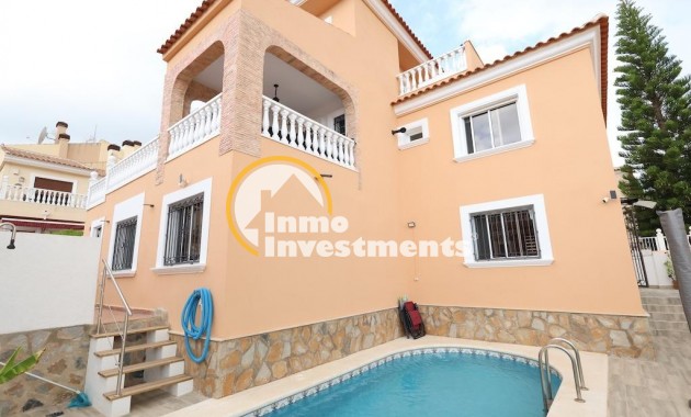 Villa - Till salu - Villamartin - Bosque de las Lomas 
