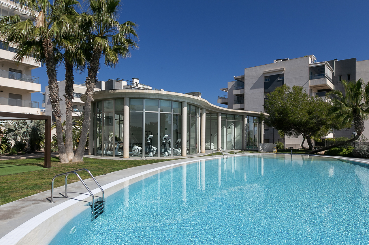 Residencial Green Hills in Los Dolses, the complete community guide