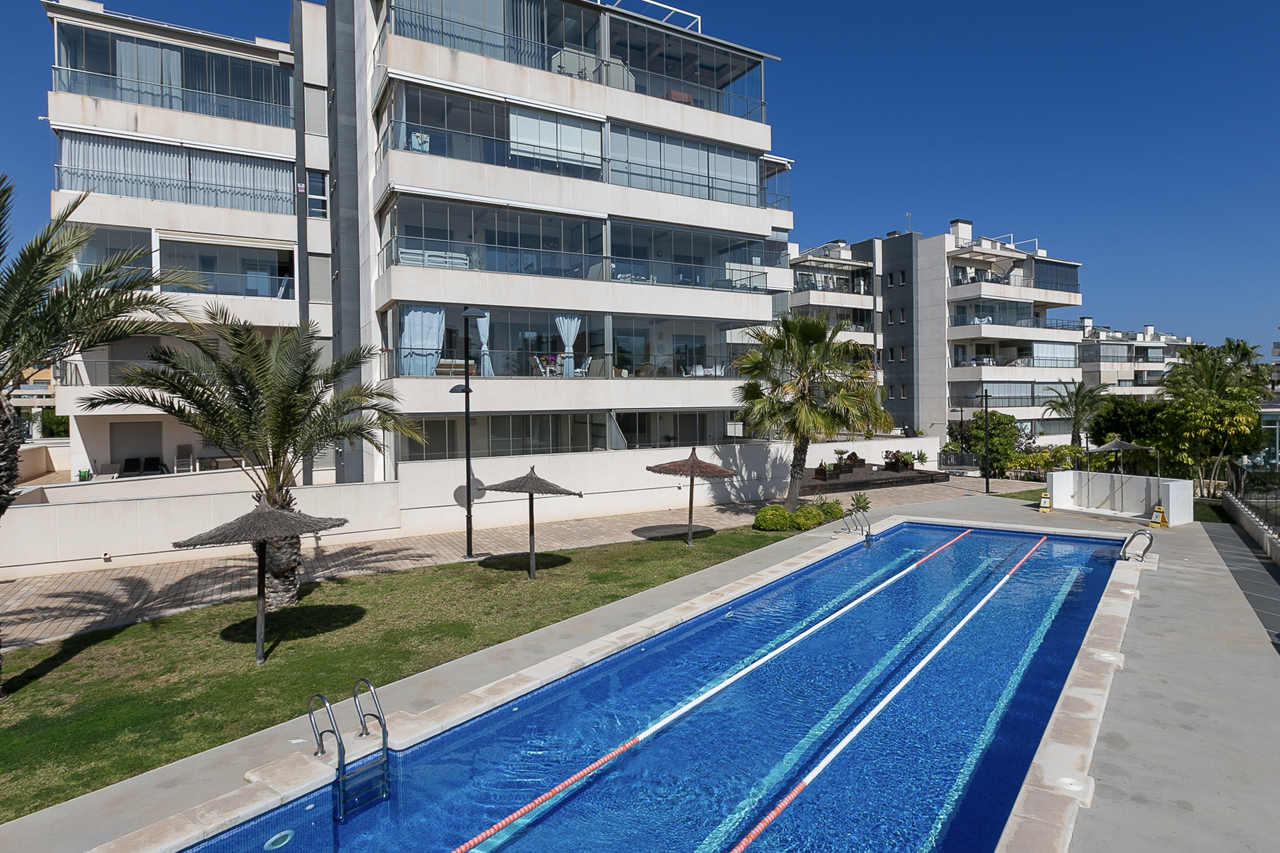Residencial Green Hills in Los Dolses, the complete community guide