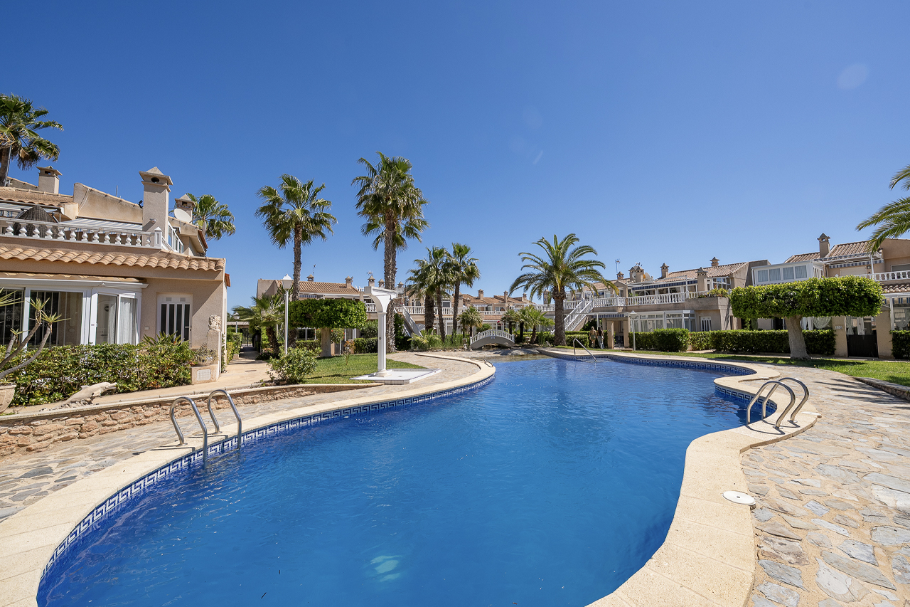 The complete property buyers guide for the Residential Miraflores community in Orihuela Costa