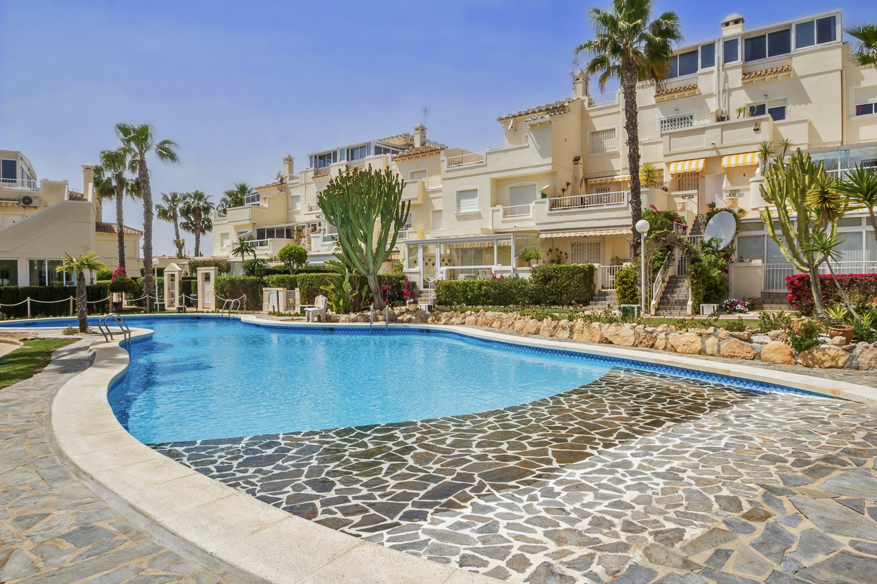The complete property buyers guide for the Residential Miraflores community in Orihuela Costa