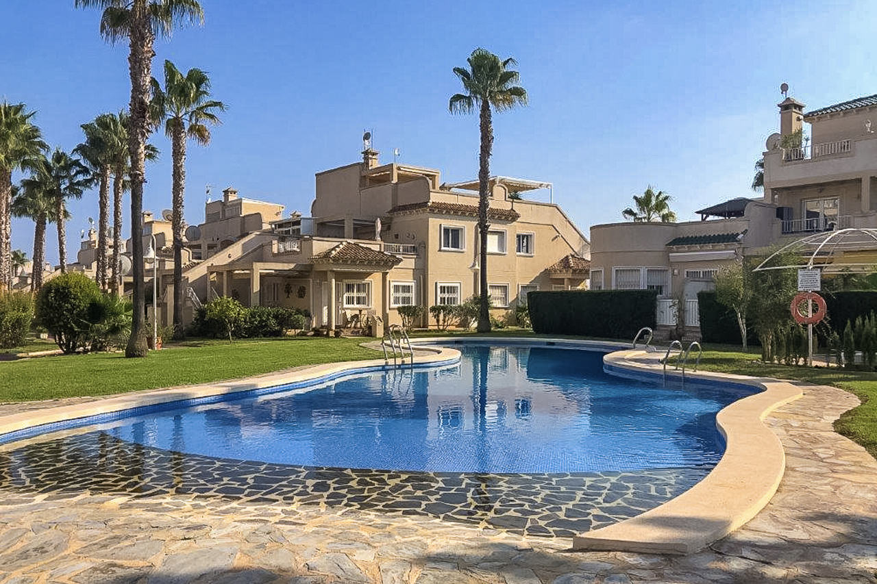 The complete property buyers guide for the Residential Miraflores community in Orihuela Costa