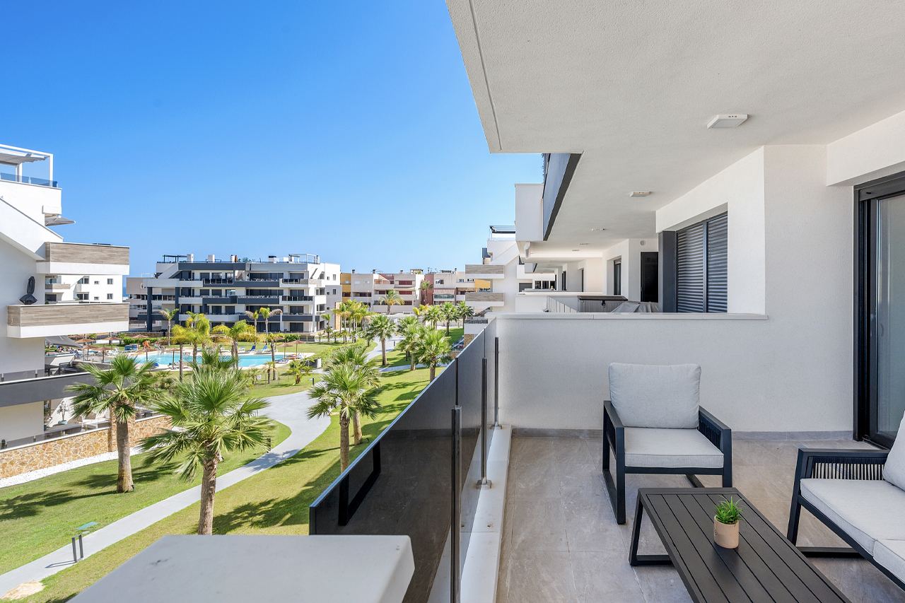 Guía completa de Amanecer De'Luxe en Playa Flamenca, Orihuela Costa