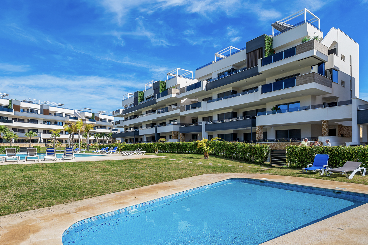 Guía completa de Amanecer De'Luxe en Playa Flamenca, Orihuela Costa