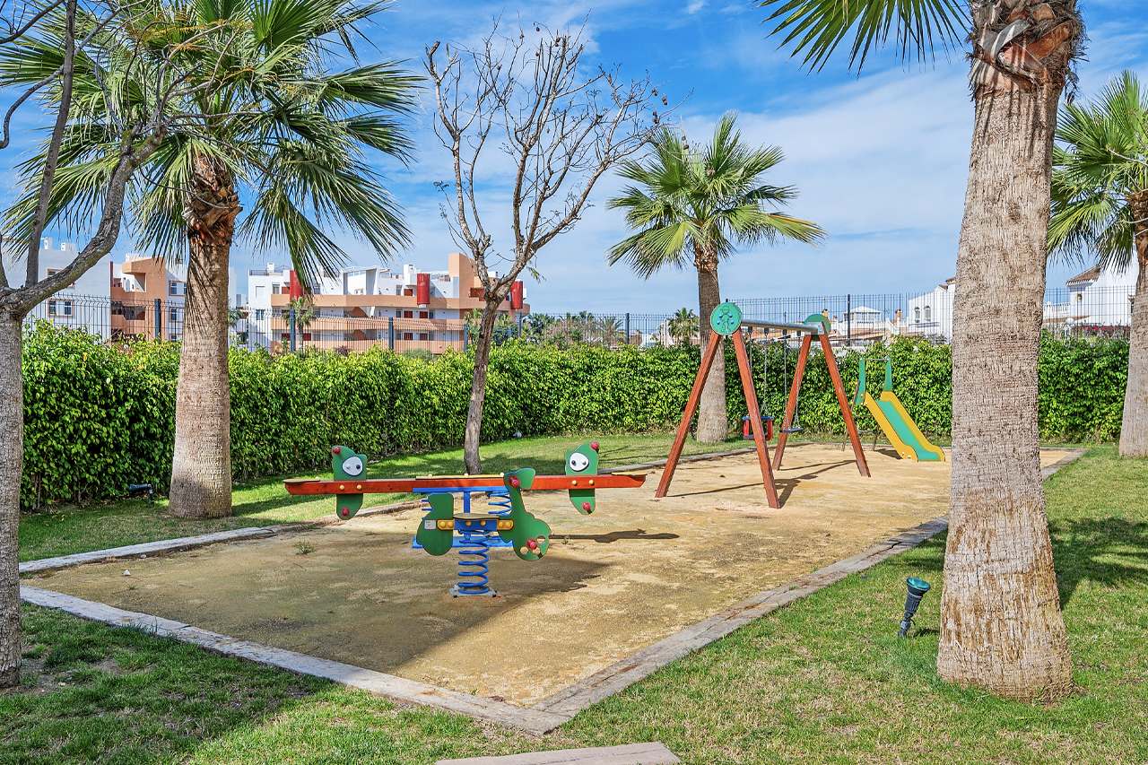 Guía completa de Amanecer De'Luxe en Playa Flamenca, Orihuela Costa