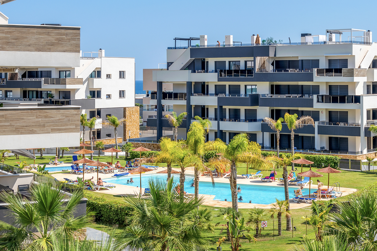Guía completa de Amanecer De'Luxe en Playa Flamenca, Orihuela Costa