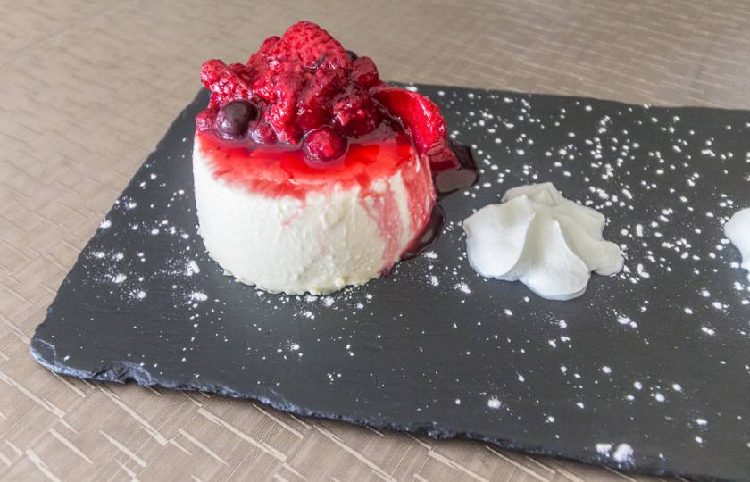 The Clubhouse Restaurant | A selection of mouthwatering desserts