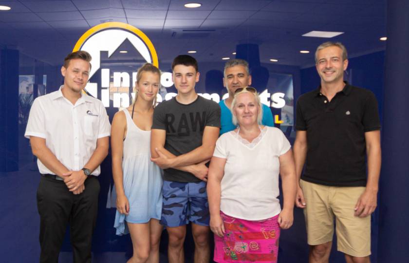 Meeting great people, Laurence and family attend our La Zenia office