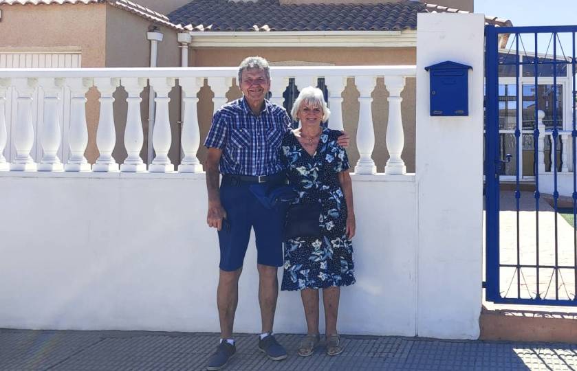 Sandra and Kenneth sell their home in La Zenia