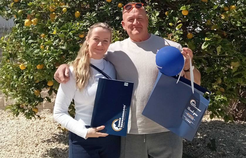 Jerry finds a property in Lomas de Cabo Roig