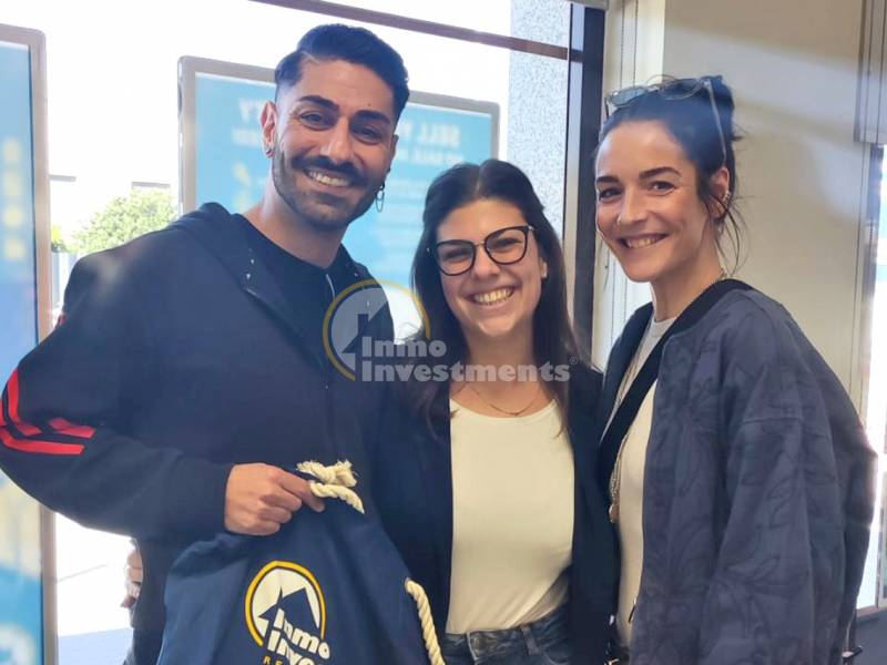 Ashkan and Frederika buy a beautiful villa in Los Altos