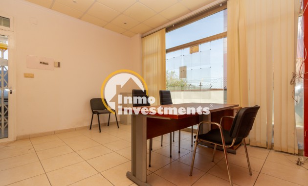 Long term rental - Commercial - Villamartin - Rioja