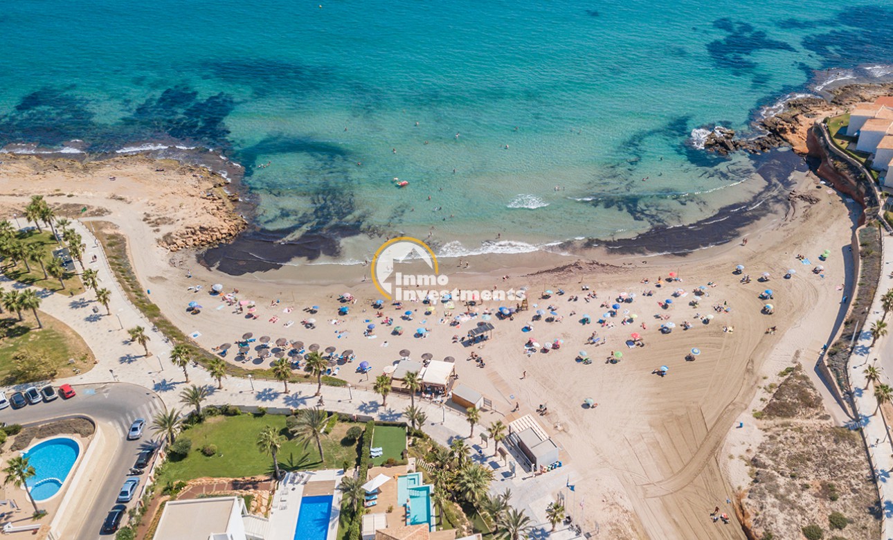 Resale - Villa - Playa Flamenca - Beachside