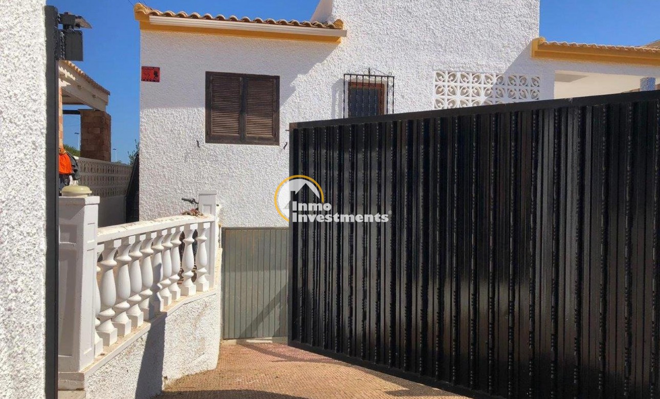 Bestaande bouw - Villa - Torrevieja - Aguas Nuevas